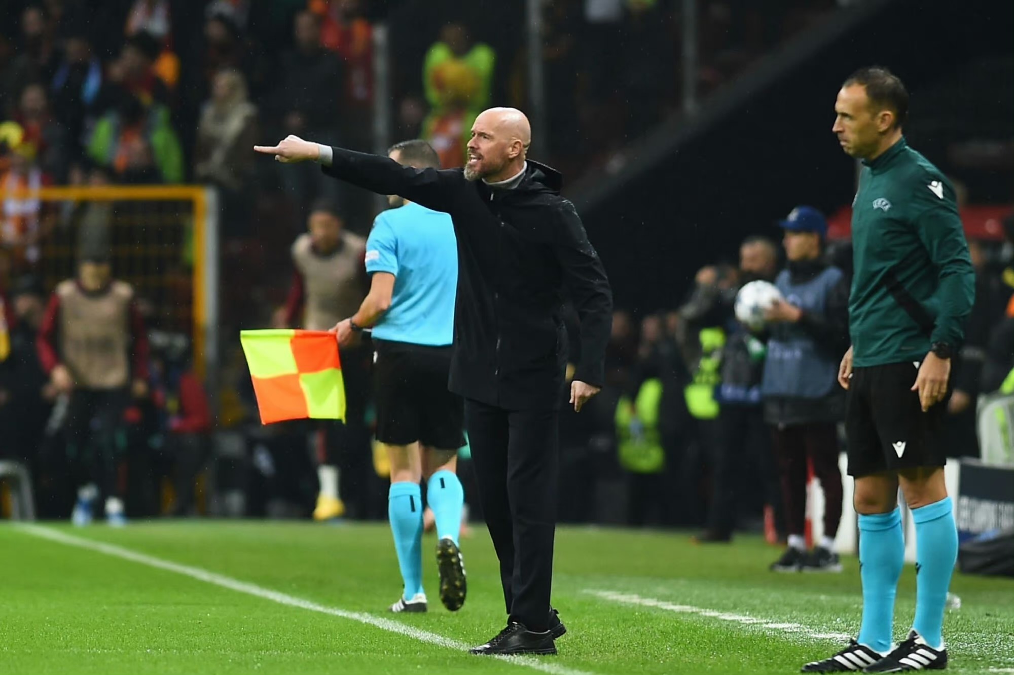 od体育平台-关于曼联客场惨败，小组出线形势岌岌可危的信息