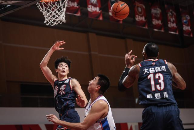 od体育电竞-教练战术成果显著,球队豪取大胜