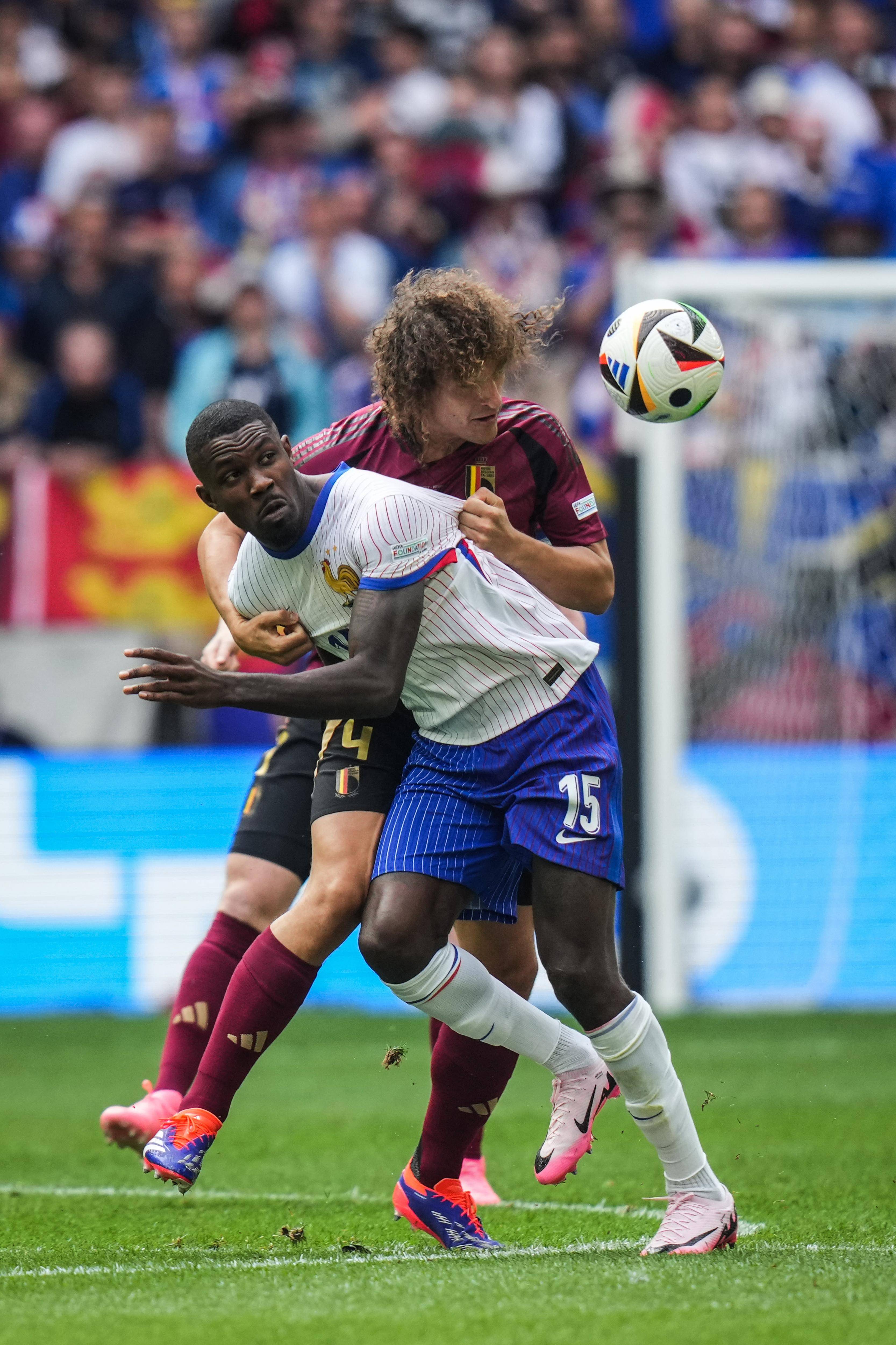 od体育在线登录-包含欧洲杯资格赛场面火爆，球队竞技水平提升的词条