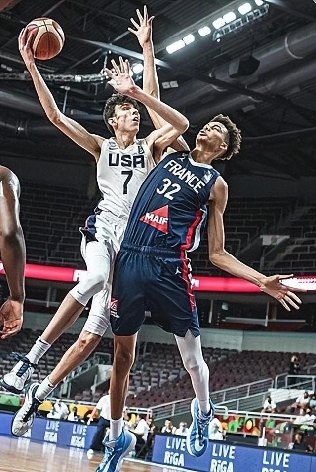 od体育官网登录网址-冰岛队在对阵马提尼克队的比赛中表现稳健