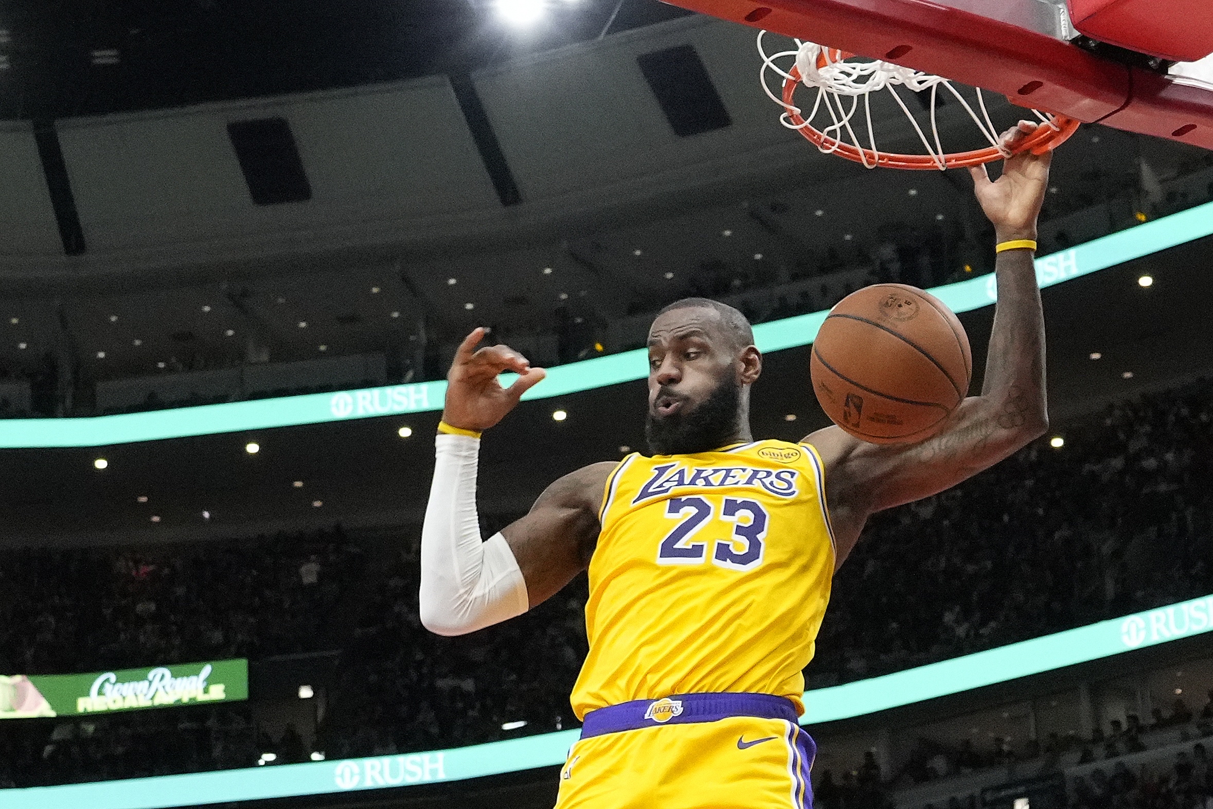 od体育平台-包含湖人告捷活塞,詹姆斯独得分领军胜利的词条