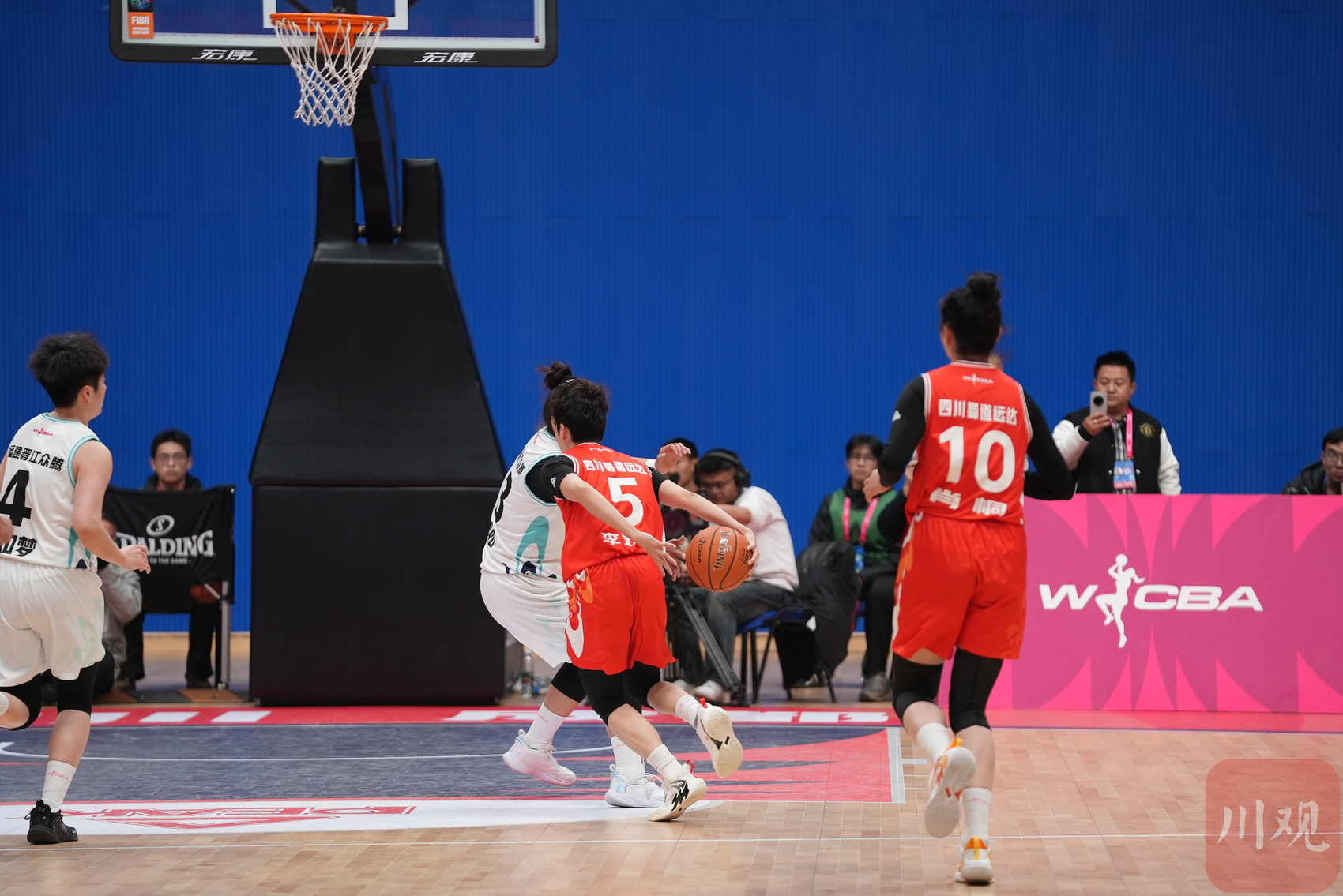 od体育官网-四川队在比赛中表现出色，赢得关键胜利